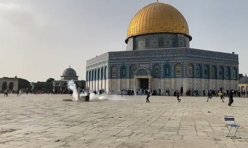 Ação aconteceu na mesquita de Al-Aqsa; tensão cresce na região em meio a protestos contra despejos de palestinos e do Dia de Jerusalém, que marca tomada de Israel da área oriental da cidade durante Guerra dos Seis Dias