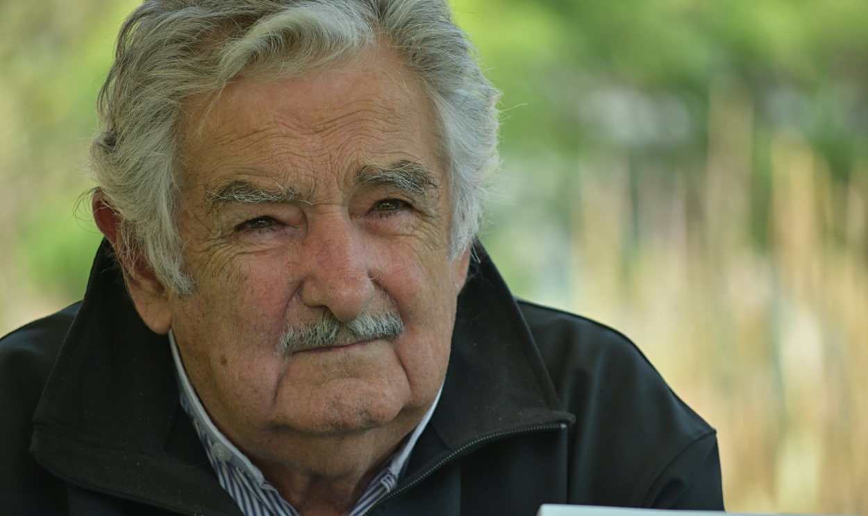 Ex-presidente, de 85 anos, saiu para cuidar da saúde; Mujica sofre de uma doença imunológica crônica, que o coloca no grupo de risco da covid-19