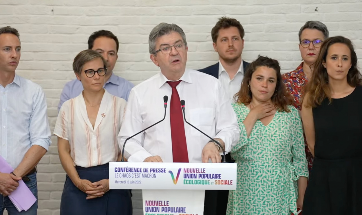 Coalizão formada por Mélenchon sacudiu cenário político ao derrotar neoliberais e ultradireita nas eleições parlamentares