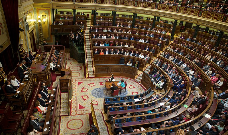 Imprensa espanhola tem repercutido reforma da Previdência que avança no país, comparando situação à realidade francesa