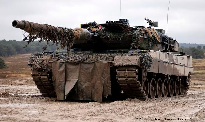 Blindados de batalha Leopard 2, enviados por Berlim e Lisboa, e Challenger 2, vindos de Londres, já estão na Ucrânia