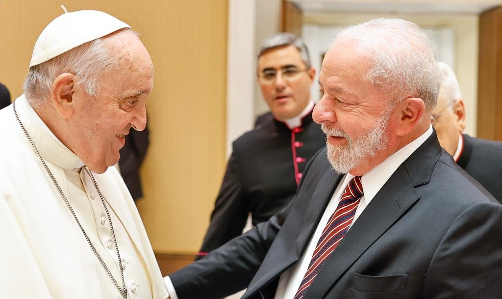 Presidente brasileiro agradeceu ao pontífice pela 'boa conversa'; essa foi a segunda reunião pessoal entre os dois líderes