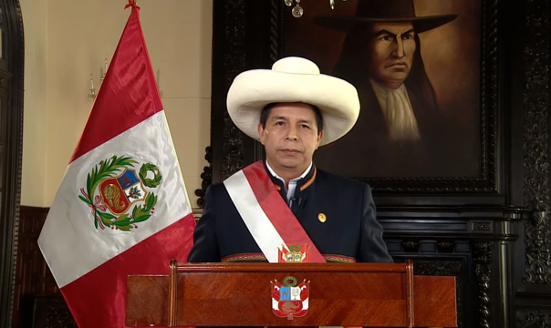 Poder Legislativo peruano deve discutir e votar moção de destituição na próxima quarta-feira (06/12); esta é terceira tentativa de impeachment contra Castillo