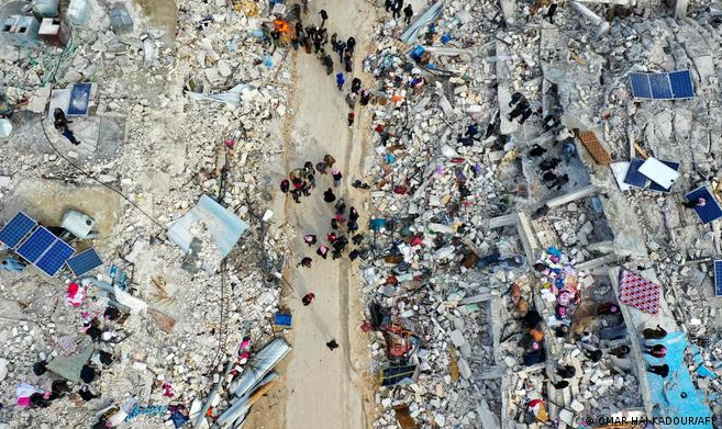 Instabilidade de edifícios antigos foi responsável por grande parte dos destroços no terremoto que atingiu Turquia e Síria; porém o abalo sísmico foi excepcionalmente forte para sua magnitude