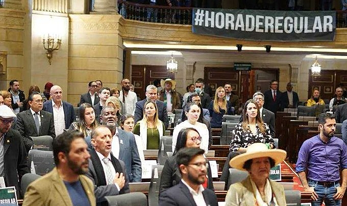 Governo de Gustavo Petro defende nova política antidrogas, projeto de lei seguirá para o Senado