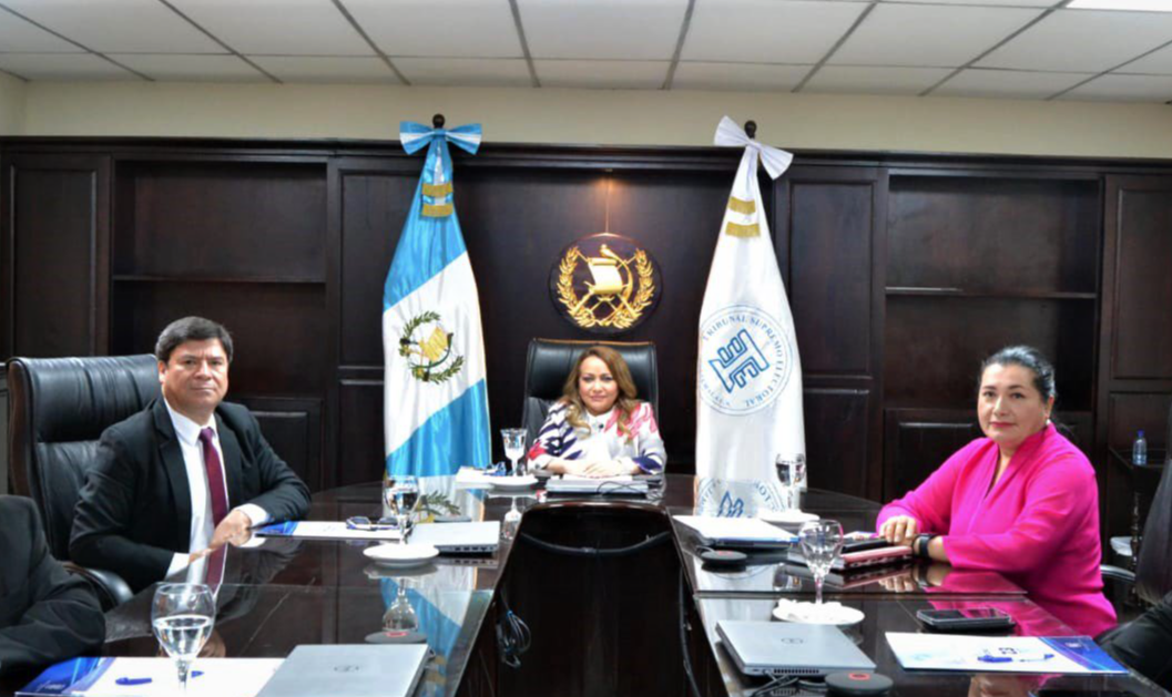Presidente do TSE do país centro-americano denunciou ações ‘intimidatórias’, em meio a cenário político com duas candidaturas de centro-esquerda na disputa final