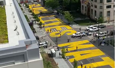 Governo local disse que pintura "quer deixar abundantemente claro" que avenida, que passará a se chamar "Black Lives Matter Plaza", pertence à cidade