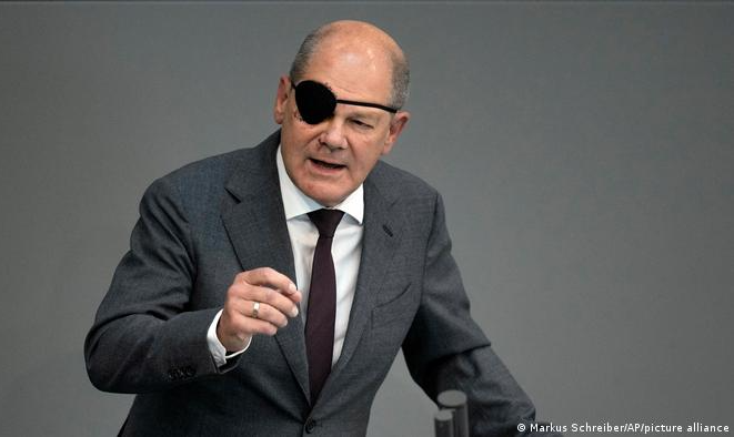 Chanceler alemão apelou à coalizão de governo e à oposição para que se unam para desburocratizar o país e superar crise