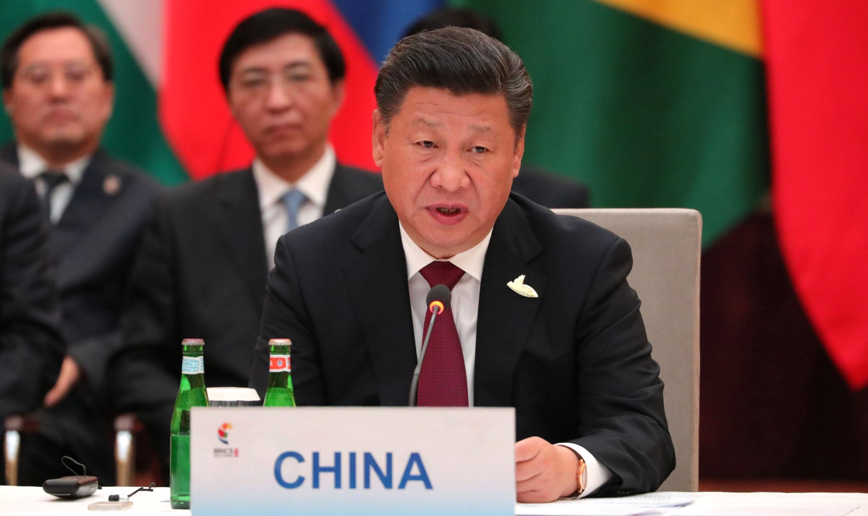 Sem mencionar os EUA, presidente Xi Jinping criticou a pressão, chantagem e sanções praticadas por potências contra outros países