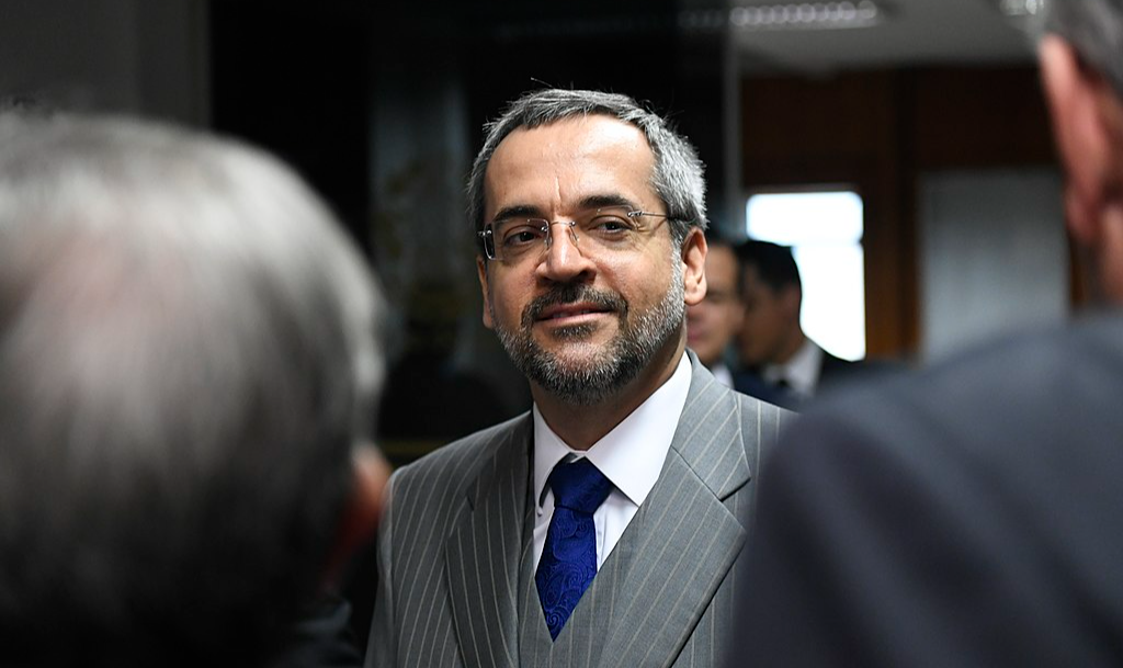 Diretor-executivo do órgão endossou declarações do deputado Daniel Silveira contra STF; associação solicita que Comitê de Ética avalie o caso