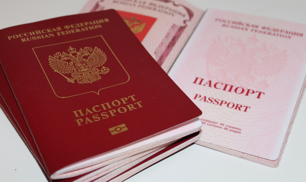 Proibição será aplicada a cidadãos russos com vistos Schengen a partir de 19 de setembro; Finlândia não aderiu nova sanção