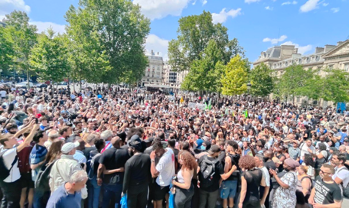 Dezenas de manifestações foram convocadas pelo partido de esquerda França Insubmissa em várias cidades do país