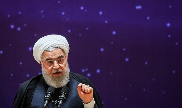 Presidente Hassan Rouhani afirmou que as ações norte-americanas contra instituições financeiras do país têm 'propósitos políticos'