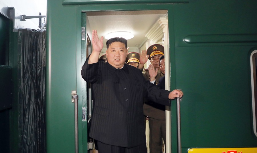 Transporte que leva líder da Coreia do Norte  cruzou a região de Primorye, na fronteira entre os países; local do encontro não foi divulgado