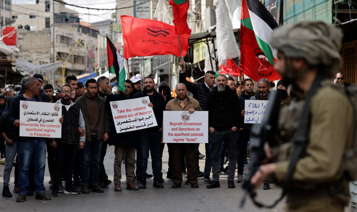 Milhares de pessoas se manifestaram em diferentes cidades para repudiar ataque em Nablus, onde 11 palestinos morreram e dezenas foram feridos