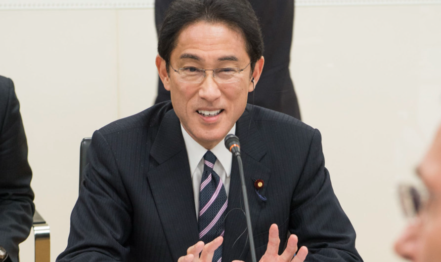 Kishida prometeu acelerar a retomada econômica do Japão e conter o avanço de casos de coronavírus