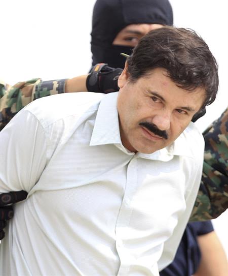 Imagem mostra 'El Chapo' detido, em fevereiro de 2014