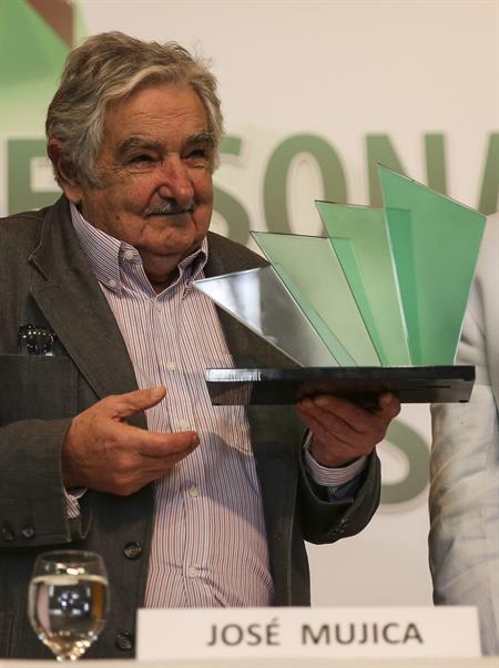 Mujica recebeu o prêmio de Personalidade Sul-Americana do Ano, em evento no Rio