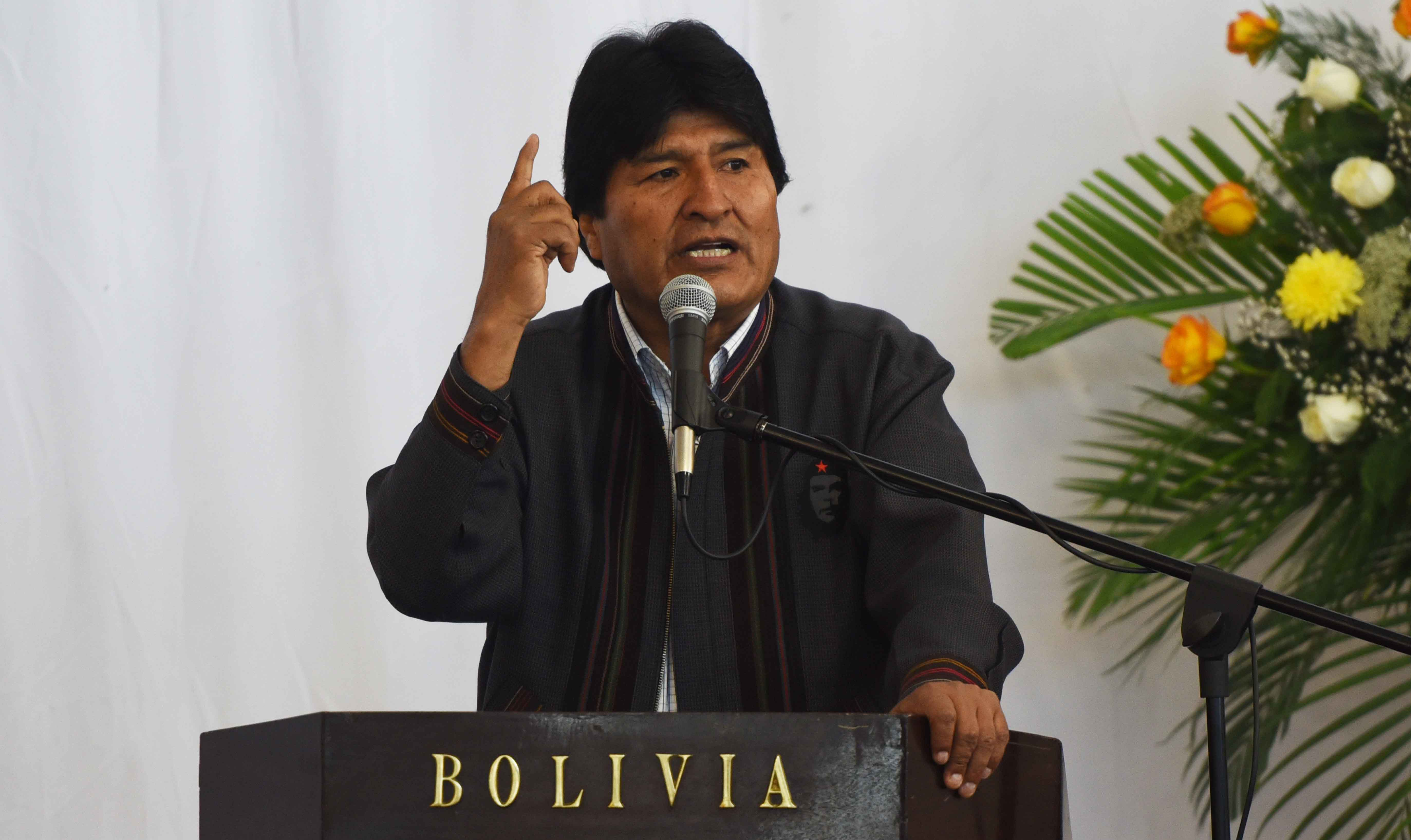 TSE diz que ex-presidente boliviano não cumpriu com 'requisito de residência permanente'; candidatura do ex-chanceler Diego Pary também foi invalidada