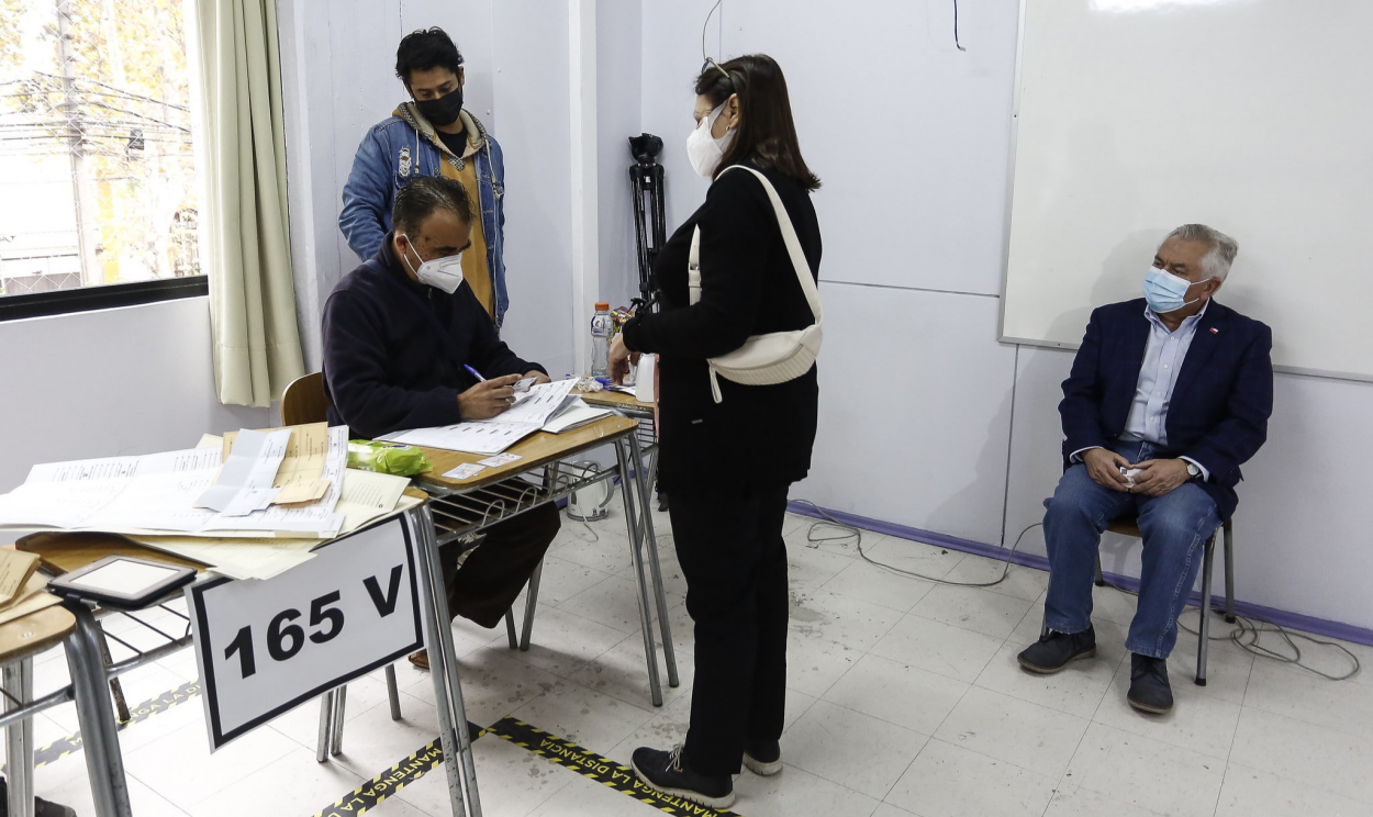 Com a Convenção Constitucional eleita no último fim de semana, chilenos estão mais próximos de ter uma nova carta magna