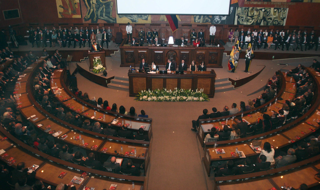 Pedido de destituição de presidente equatoriano precisa de 92 dos 137 votos no Congresso para ser aprovado