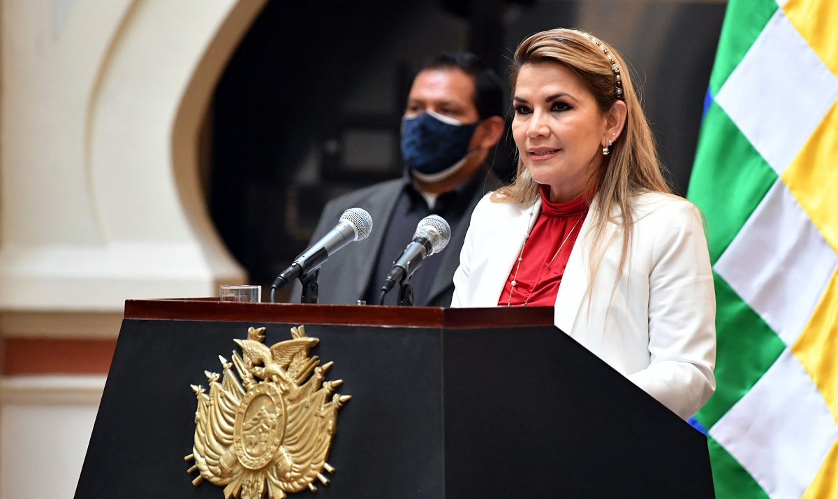 Ex-senadora se autoproclamou presidente após golpe de 2019; Áñez disse que é inocente e ficará na Bolívia para se defender