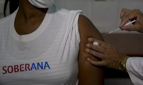 Cinco vacinas estão sendo desenvolvidas em Cuba, sendo elas a Soberana 1, Soberana 2, Soberana Plus, Abdala e Mambisa