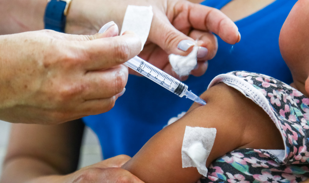 'Isso significa que mais de uma criança a cada dez não recebe a totalidade das vacinas, de que necessita', informou diretora do departamento de vacinas da OMS