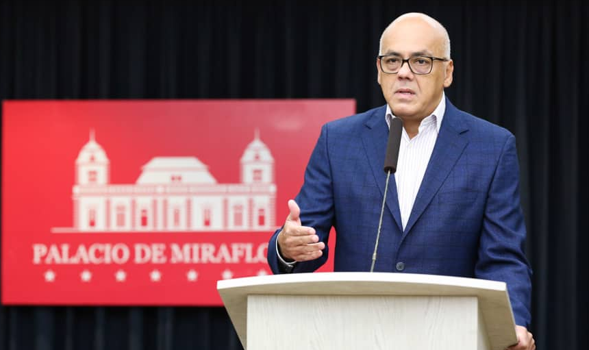 Ministro da Comunicação, Jorge Rodríguez, afirmou que documentos divulgados por periódico colombiano são falsos pois 'não utiliza a terminologia correta da institucionalidade do país'