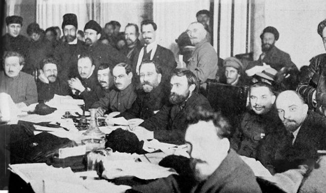 A Revolução russa de 1917 foi um momento decisivo na História, e pode ser considerada como o grande acontecimento do século XX