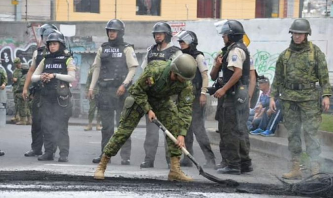 Manifestantes presos estão 'relacionadas com os eventos violentos e vandálicos ocorridos em Guayaquil e Quito', disse ministra do governo; Presidente Moreno afirmou que continuará a responder com firmeza aos 'atos criminosos' gerados no Equador