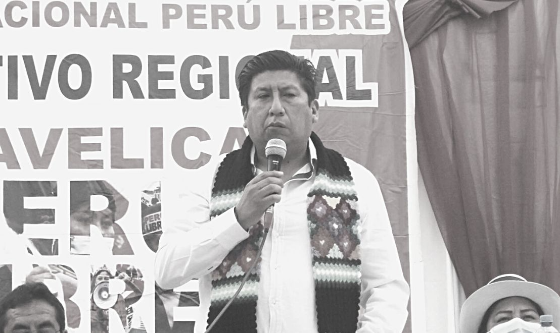 Deputado peruano lamentou alianças do presidente Castillo com ‘direita caviar’, mas descartou possibilidade iminente de golpe; veja vídeo na íntegra