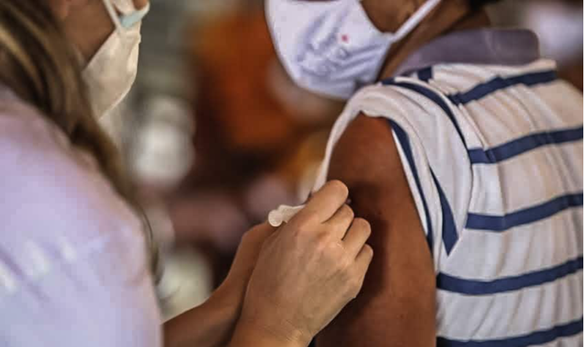 Segundo a organização, enquanto países ricos vacinaram completamente 40% de suas populações, menos de 5% das pessoas na África receberam a proteção