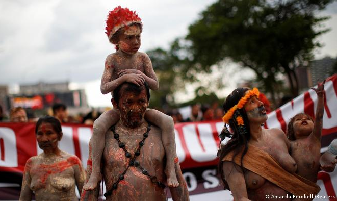 Em viagem à Europa, povos indígenas e lideranças comunitárias do Pará buscam apoio contra garimpeiros e mineradoras