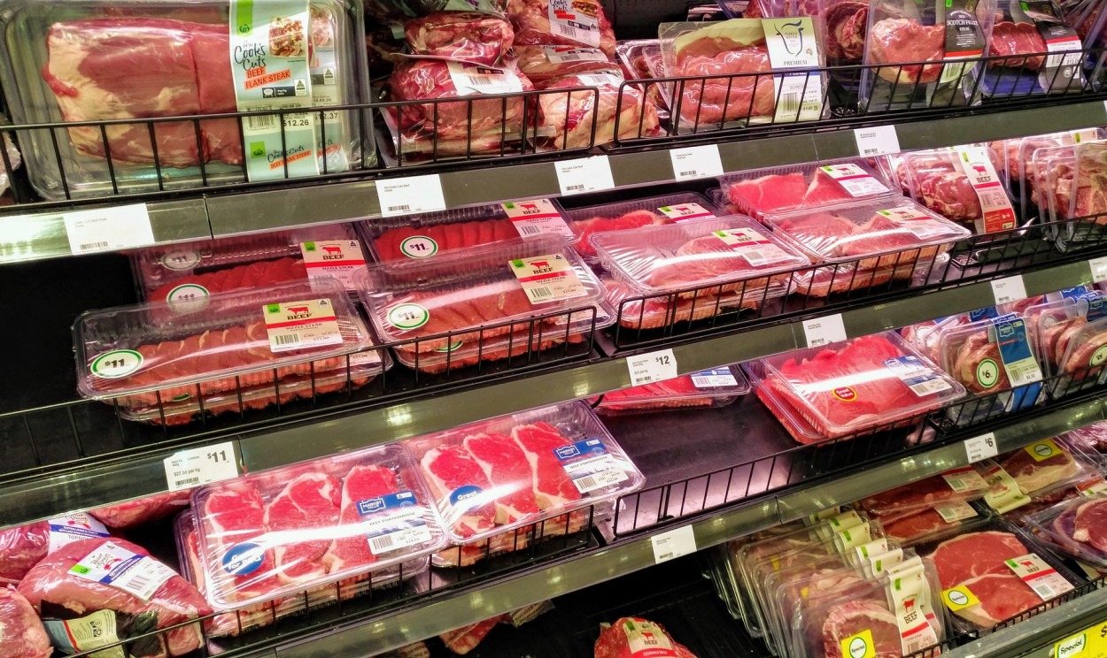 Em maio deste ano, carnes bovinas e aves frescas ou cozidas aumentaram em média 15%, em comparação com o ano anterior no país europeu