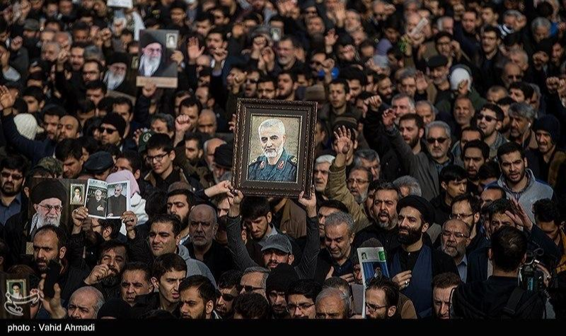 Manifestantes saíram às ruas para expressar luto pela morte do general e para marchar contra Washington, informou agência iraniana