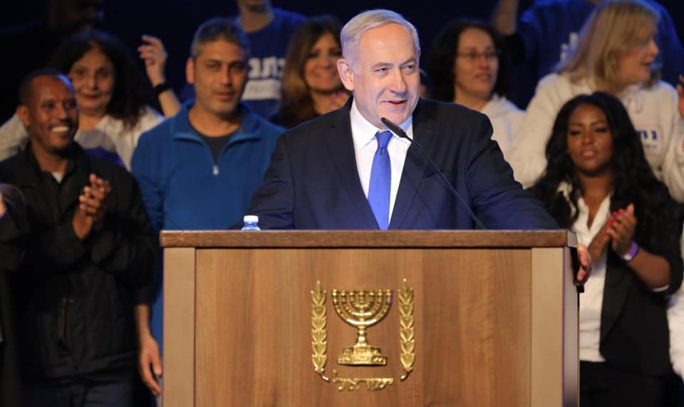 Pleito pode resolver impasse gerado entre Netanyahu e Gantz; autoridades instalaram 16 urnas especiais para eleitores contaminados ou em quarentena por suspeita do coronavírus