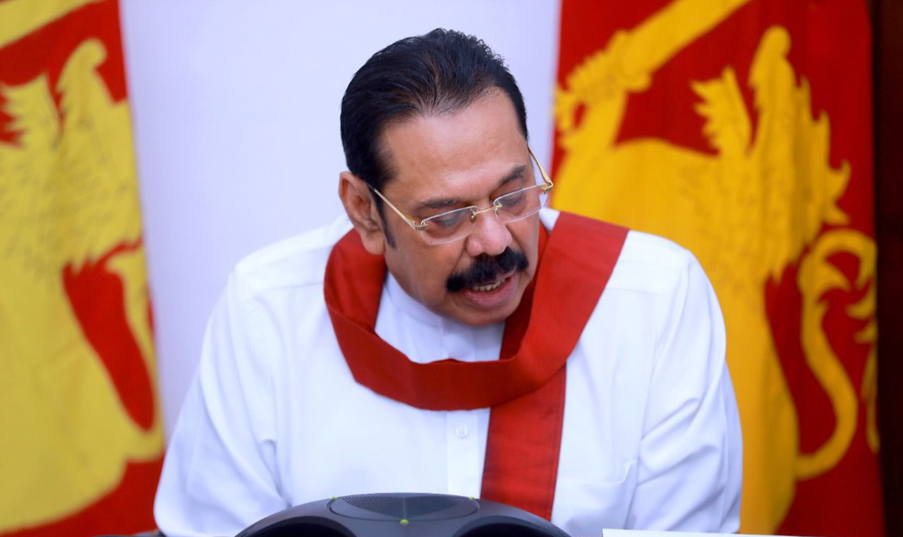 Em meio à crise econômica e política, Mahinda Rajapaksa apresentou sua carta de demissão após confrontos violentos entre simpatizantes e manifestantes contra o governo