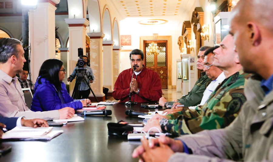 Para vice-presidente venezuelana, momento exige cooperação; Maduro decretou estado de emergência na noite desta sexta-feira