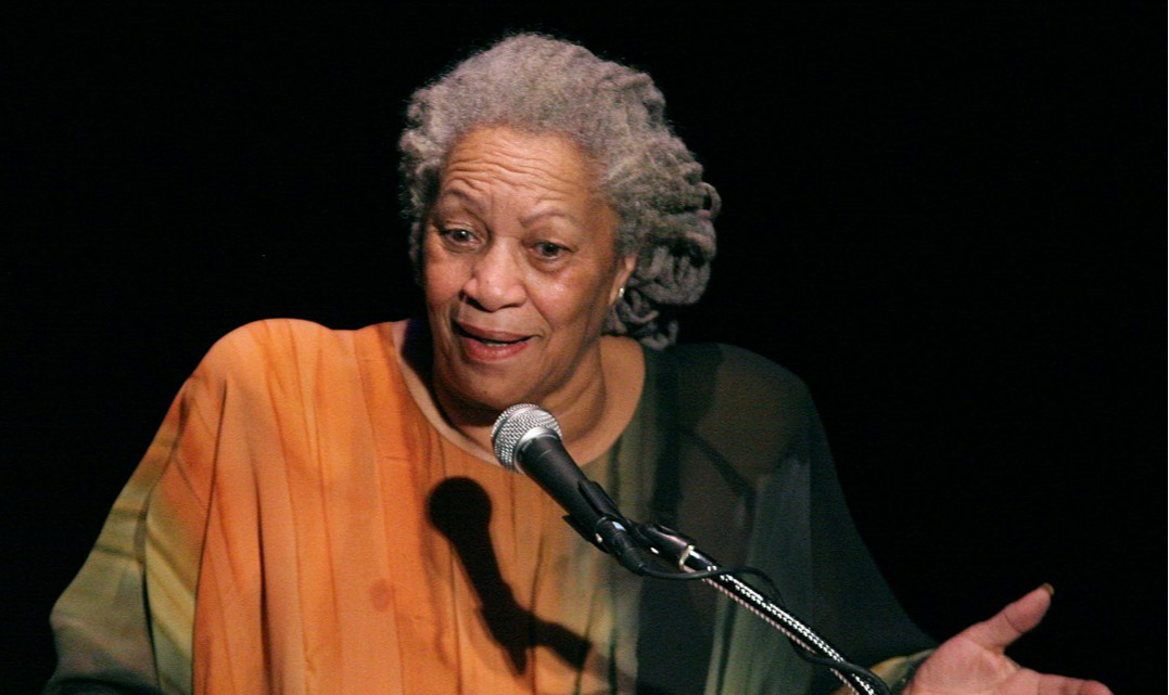 Escritora foi primeira afro-americana a ganhar prêmio; Morrison foi uma grande defensora dos direitos civis, além de ter se comprometido com a luta contra a discriminação racial