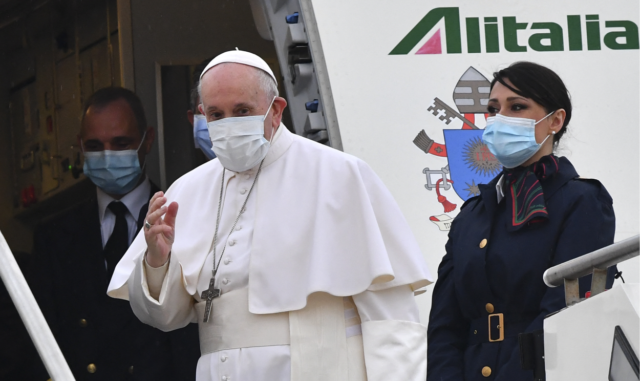 Esta é a primeira vez que um pontífice viaja ao país de maioria xiita; objetivo é transmitir uma mensagem de paz