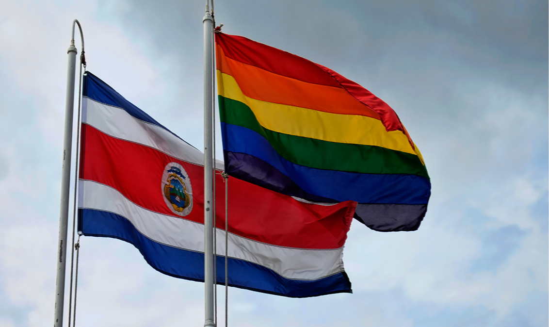Primeira união civil homossexual é transmitida ao vivo na TV; 'hoje celebramos a igualdade', diz presidente do país