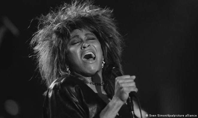 Nascida nos Estados Unidos e naturalizada suíça, cantora morreu em sua casa, em Zurique