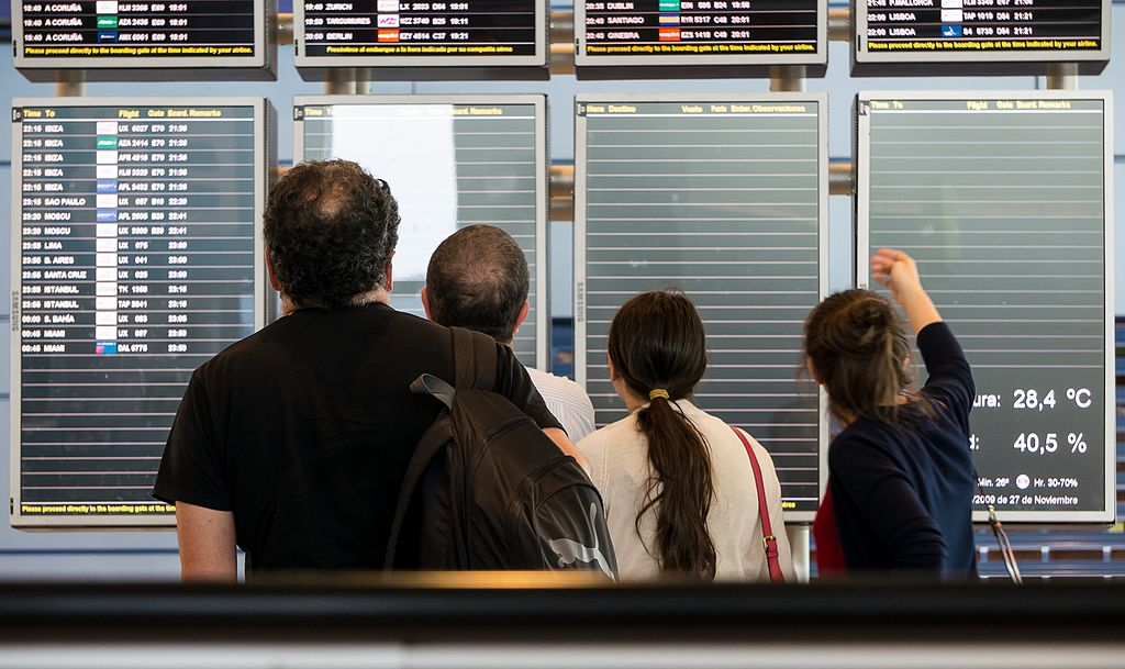 Segundo as autoridades portuguesas, apenas as 'viagens essenciais' serão autorizadas e um período de quarentena deverá ser respeitado