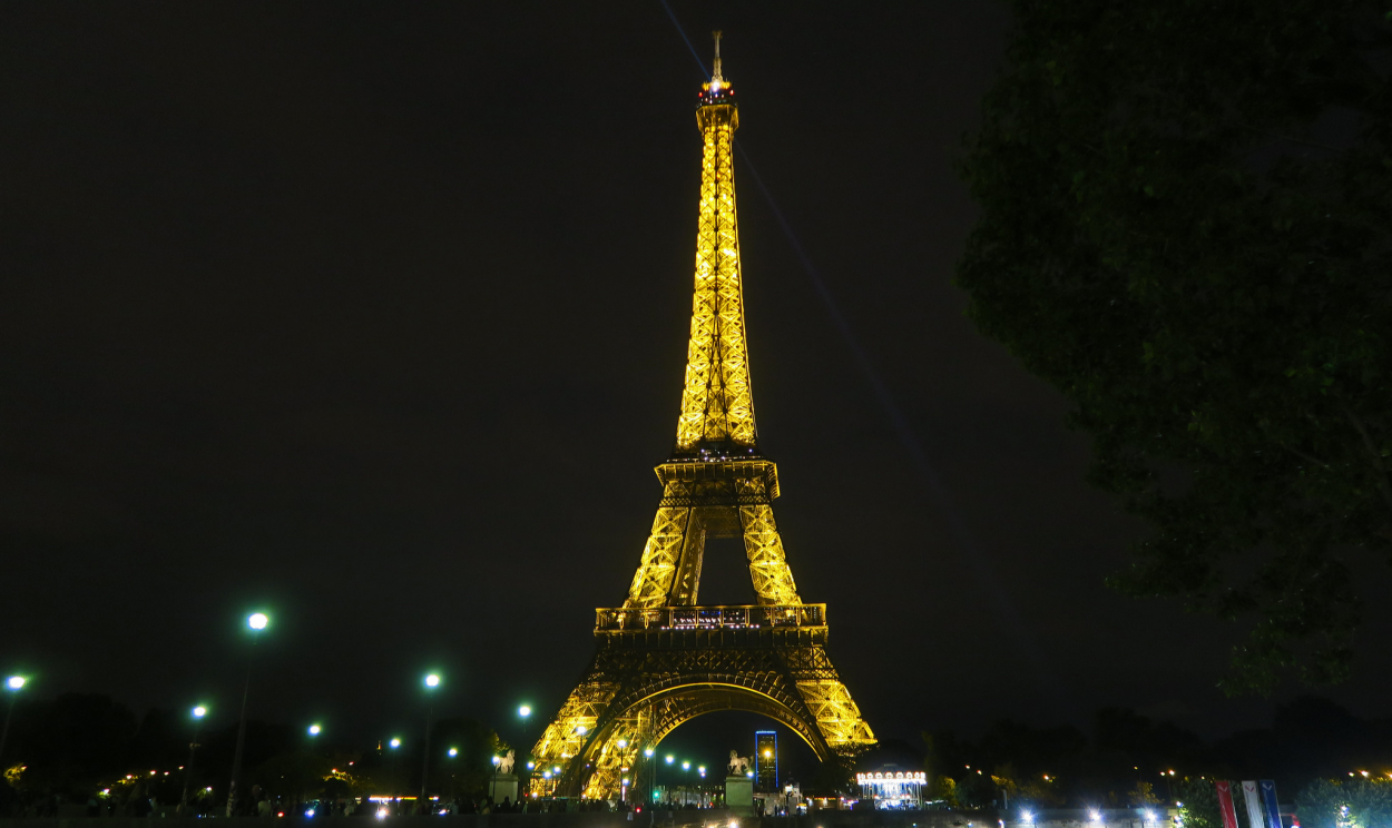 Meta de sobriedade energética na Europa neste segundo semestre atingirá um dos ícones da França; iniciativa veio da prefeita de Paris, a socialista Anne Hidalgo