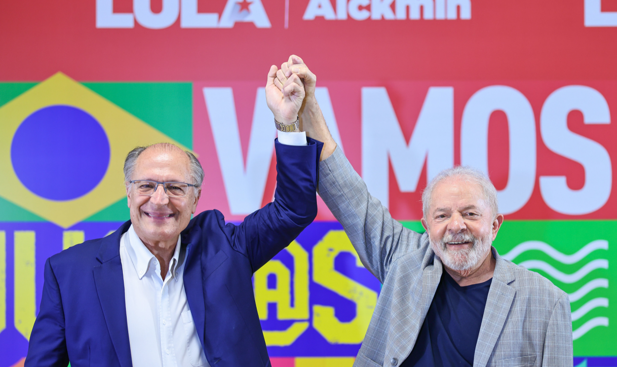 Jornalista analisa 'Diretrizes Programáticas' da chapa Lula-Alckmin, afirmando se tratar de 'caminho cauteloso' para manter e ampliar frente contra Bolsonaro; veja vídeo na íntegra