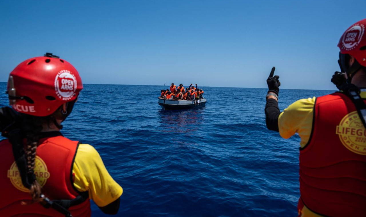 Acusar organizações de resgate de facilitar a imigração ilegal é um discurso comum de líderes europeus que não administram situação humanitária