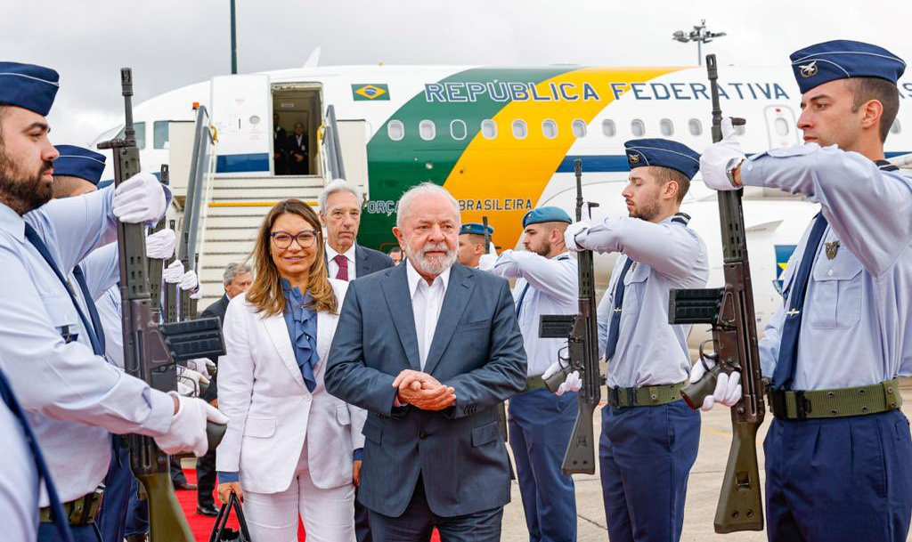 Lula e presidente de Portugal, Marcelo Rebelo de Sousa, participam da 13ª Cúpula Brasil-Portugal, que visa relançar relação bilateral entre os países