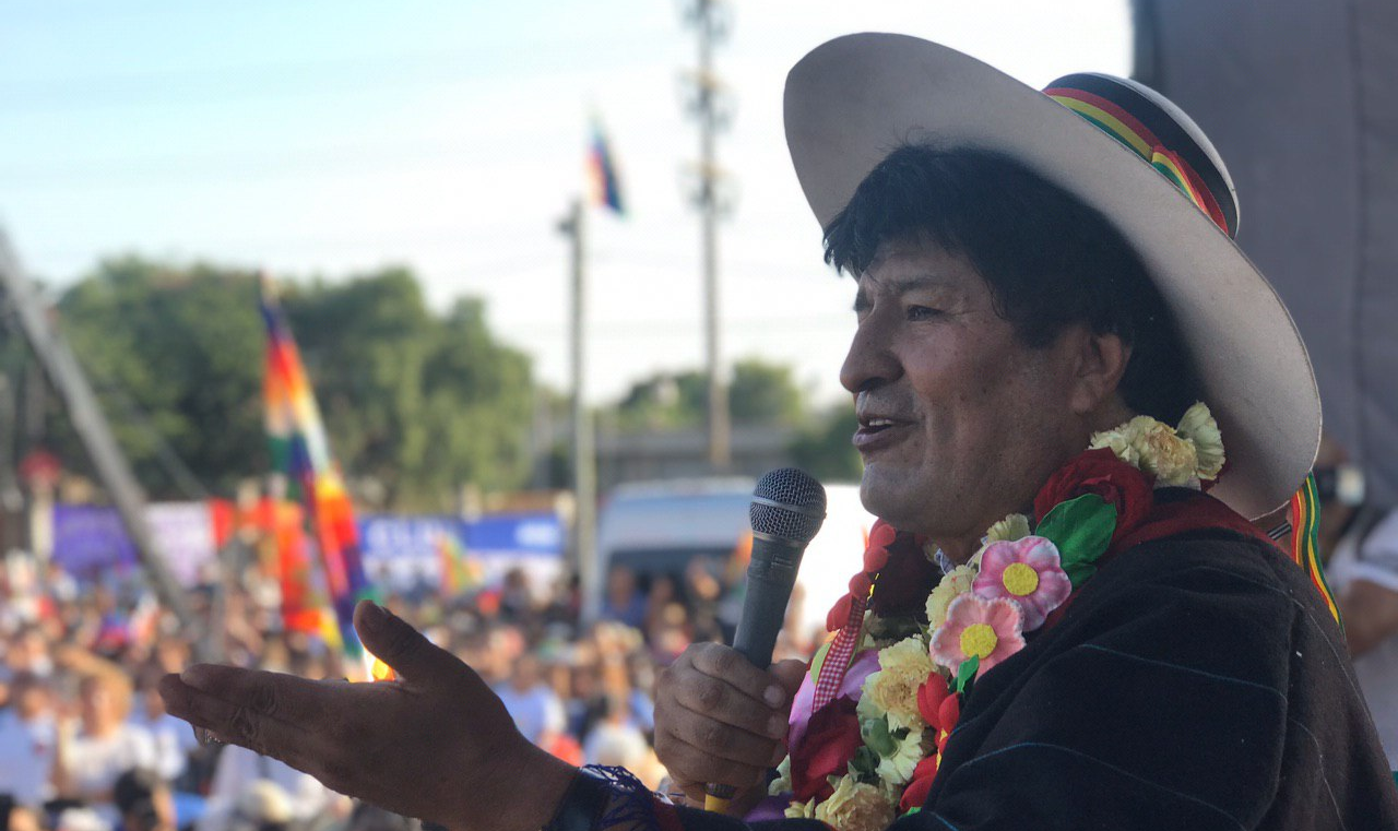 Intelectual argentino e ganhador do Nobel da Paz de 1980, Esquivel disse que ex-presidente da Bolívia merece prêmio por luta 'contra a pobreza e contra a desigualdade'