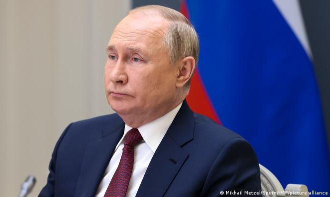 Líder russo diz que Moscou 'responderá à altura' qualquer ameaça que resulte da adesão de Suécia e Finlândia à aliança